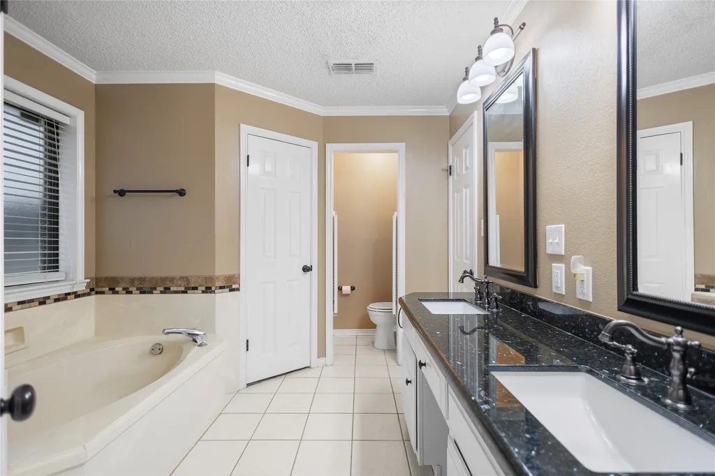 121 Crestview Street Chandler TX 75758