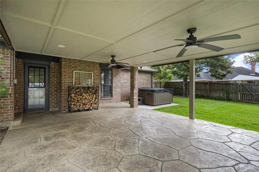 121 Crestview Street Chandler TX 75758