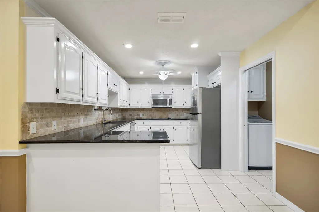 121 Crestview Street Chandler TX 75758