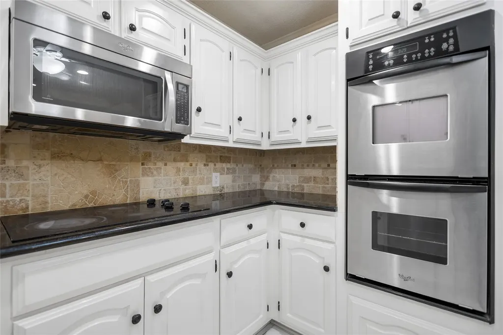 121 Crestview Street Chandler TX 75758