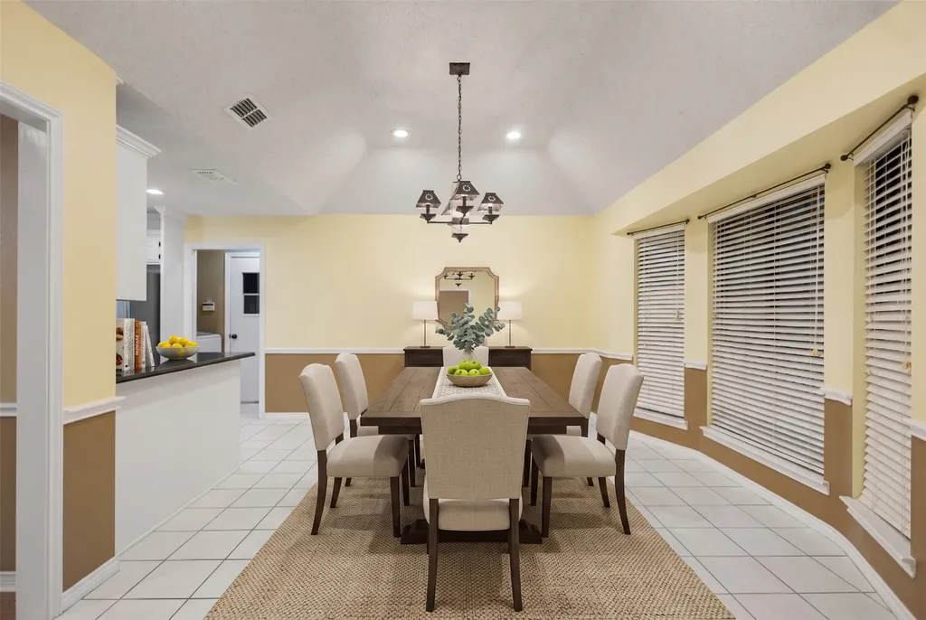 121 Crestview Street Chandler TX 75758