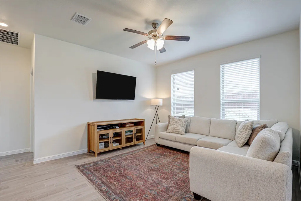 175 Bay Meadows Lane Boyd TX 76023