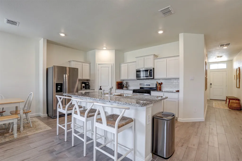 175 Bay Meadows Lane Boyd TX 76023