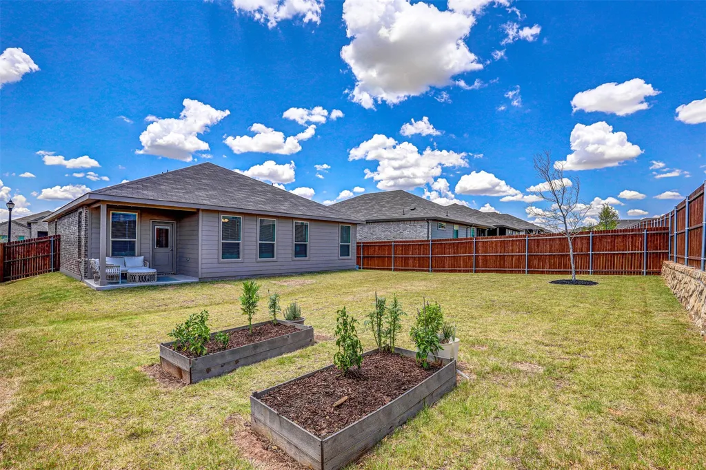 175 Bay Meadows Lane Boyd TX 76023