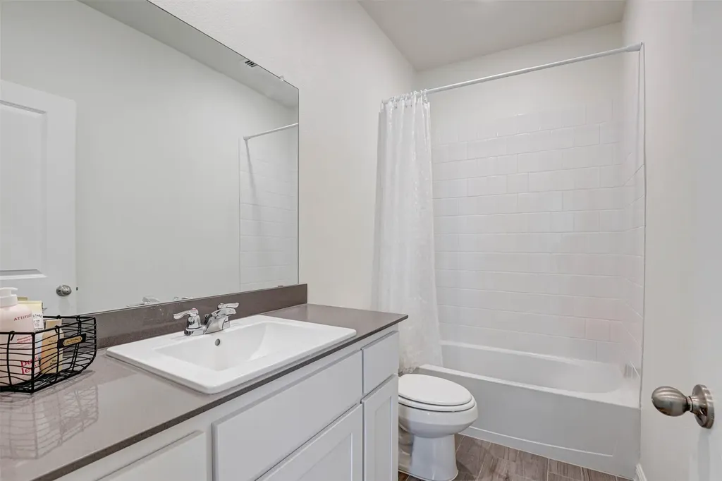 175 Bay Meadows Lane Boyd TX 76023