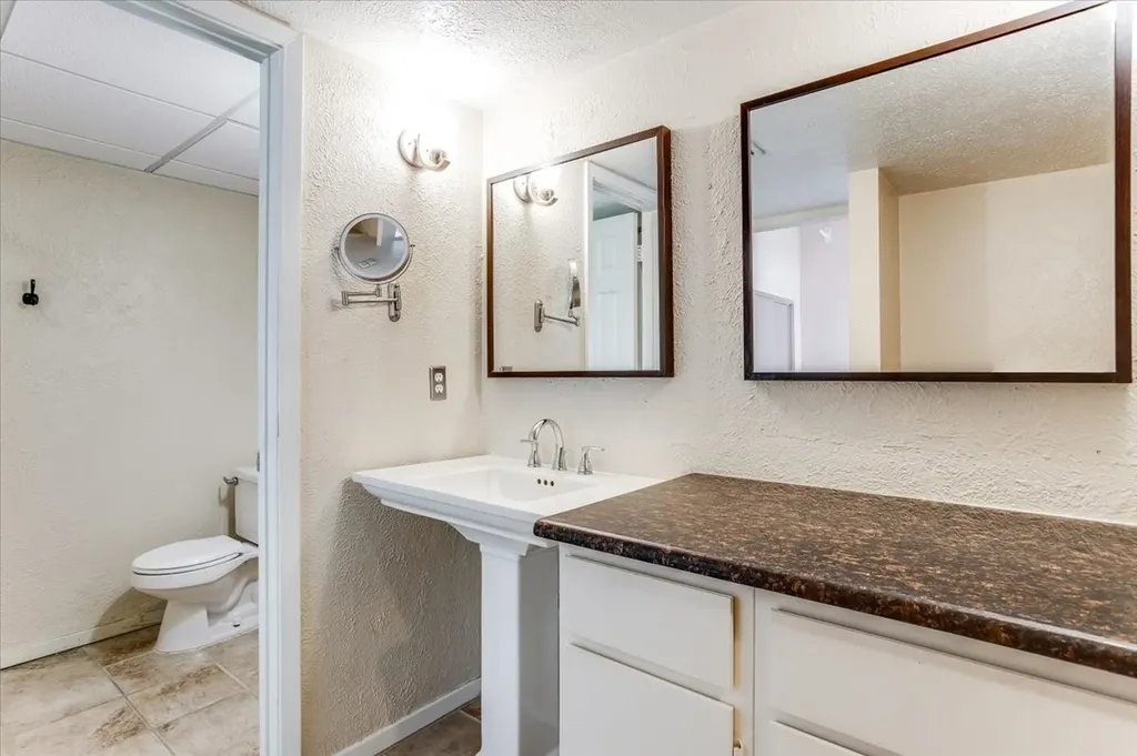 29 Oakbrook Drive Lewisville TX 75057
