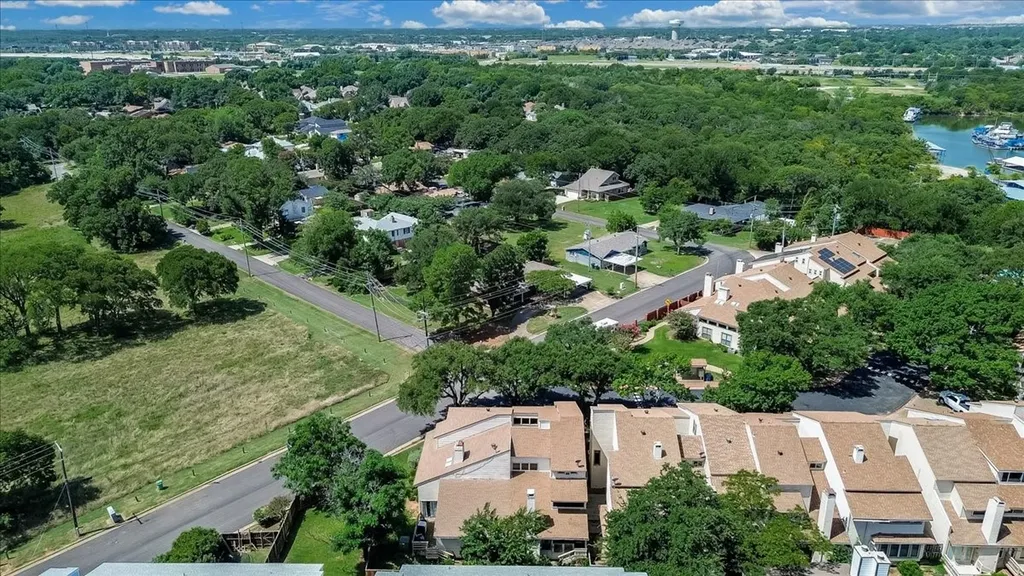 29 Oakbrook Drive Lewisville TX 75057