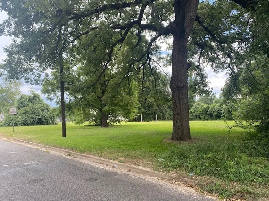 201 W College Street Athens TX 75751