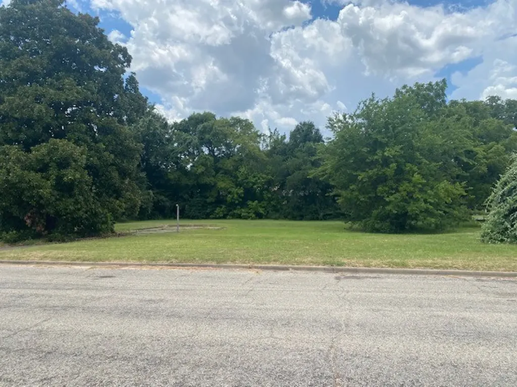 201 W College Street Athens TX 75751
