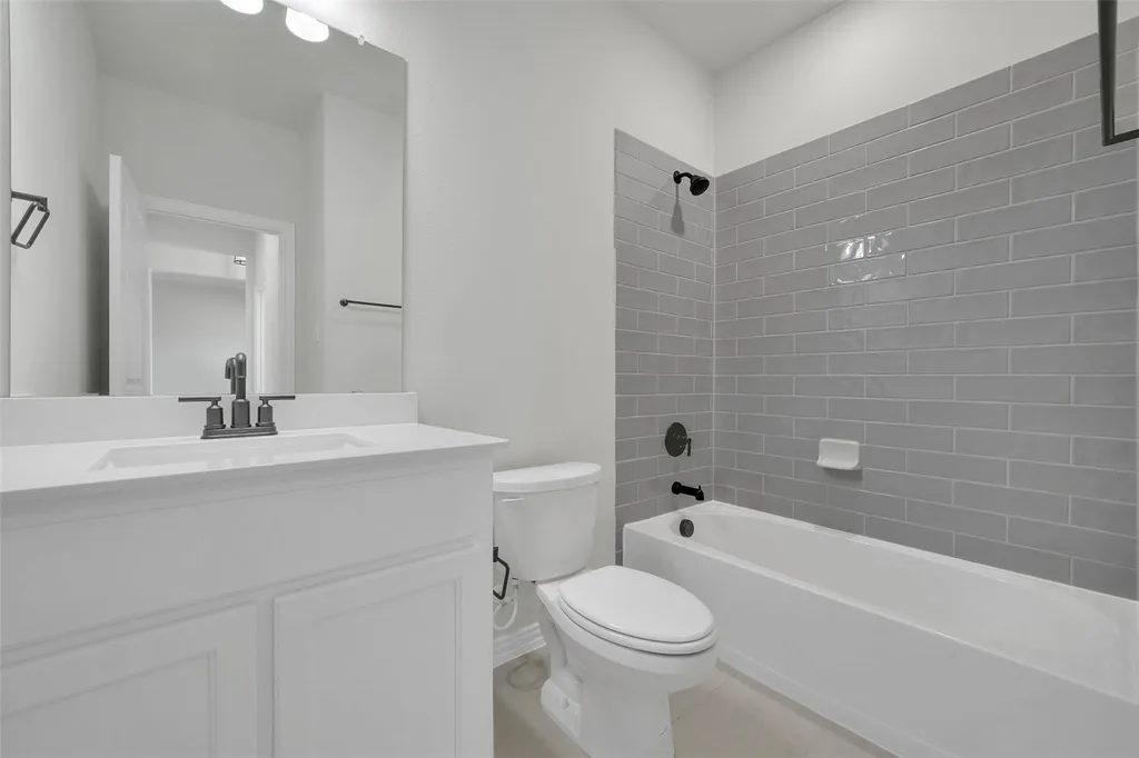 2650 Bechtol Street Garland TX 75042