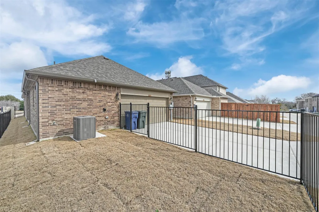 2650 Bechtol Street Garland TX 75042
