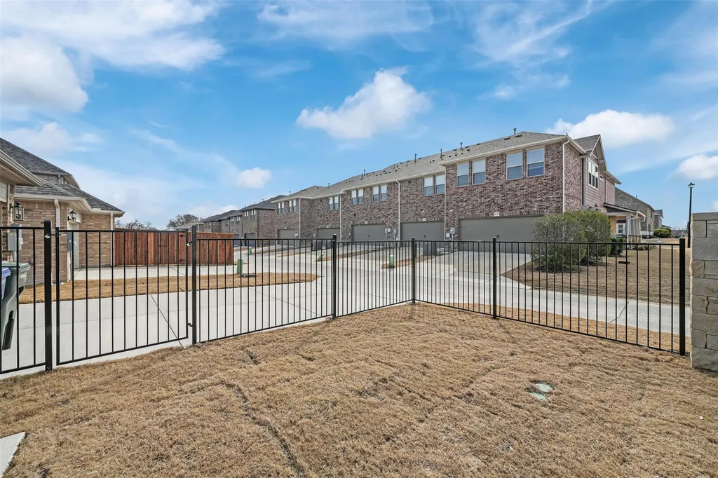 2650 Bechtol Street Garland TX 75042