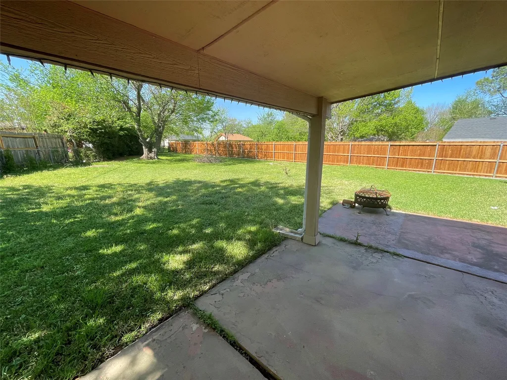 201 E Fuller Drive Euless TX 76039