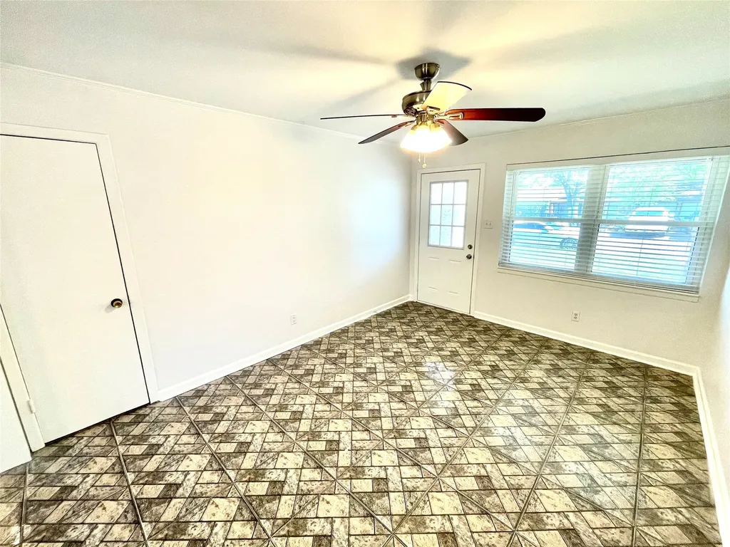 201 E Fuller Drive Euless TX 76039