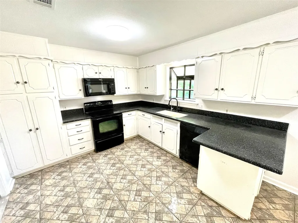 201 E Fuller Drive Euless TX 76039