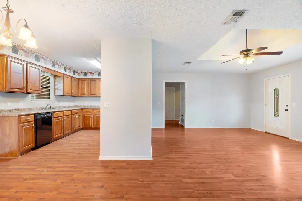 140 SE 49th Street Paris TX 75462