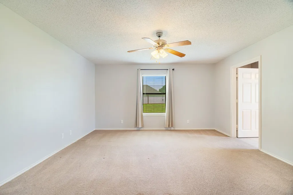 140 SE 49th Street Paris TX 75462