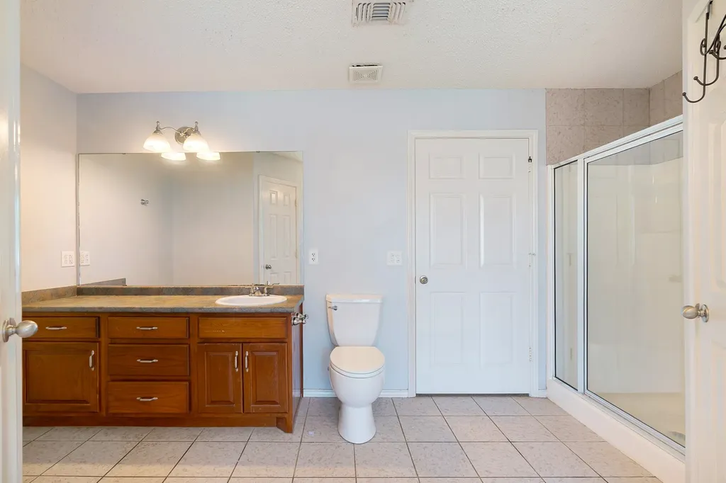 140 SE 49th Street Paris TX 75462