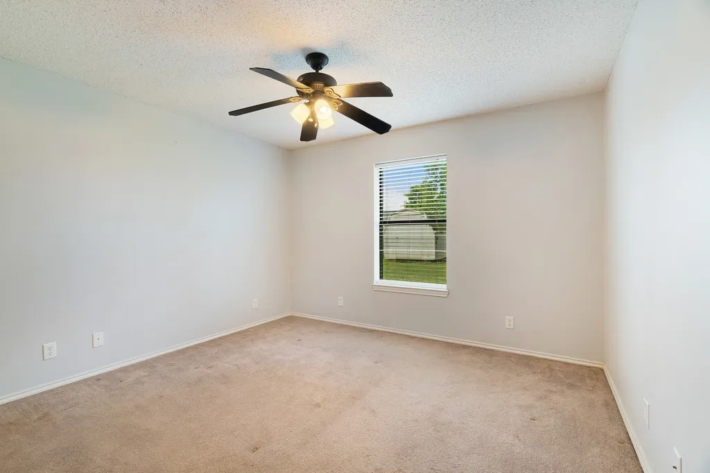 140 SE 49th Street Paris TX 75462
