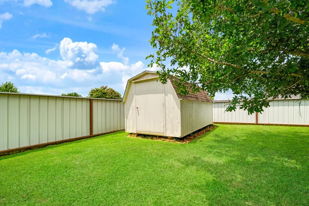 140 SE 49th Street Paris TX 75462