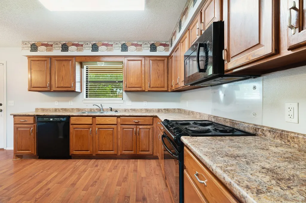 140 SE 49th Street Paris TX 75462