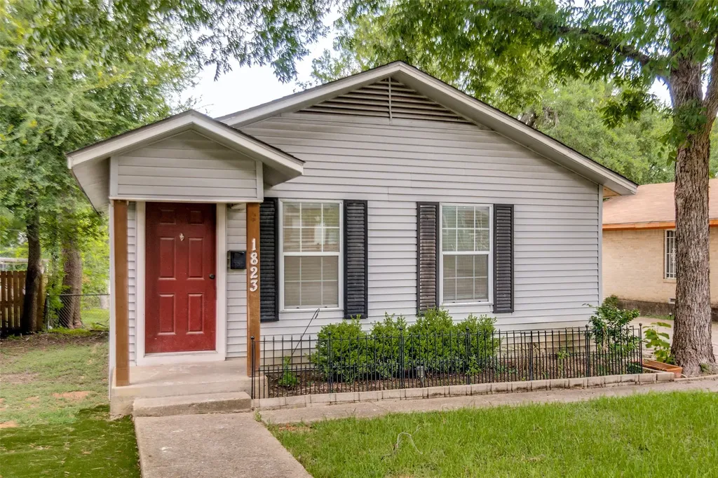 1823 Michigan Avenue Dallas TX 75216