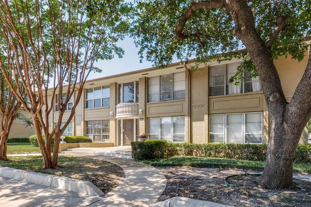 11122 Valleydale Dallas TX 75230