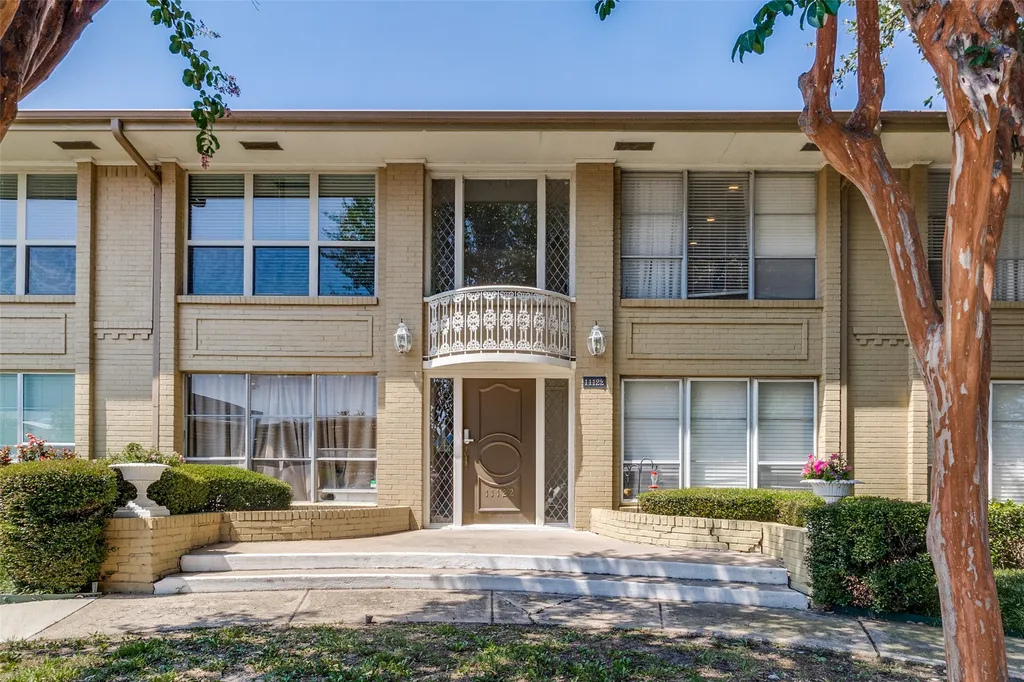 11122 Valleydale Dallas TX 75230