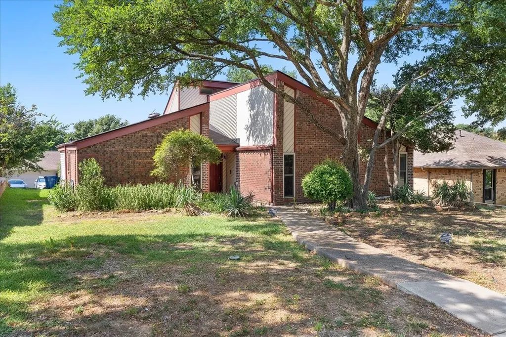 1820 Green Ridge Court Carrollton TX 75007