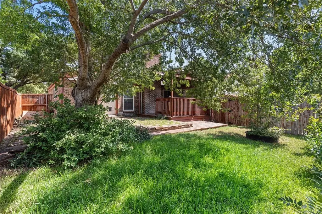 1820 Green Ridge Court Carrollton TX 75007
