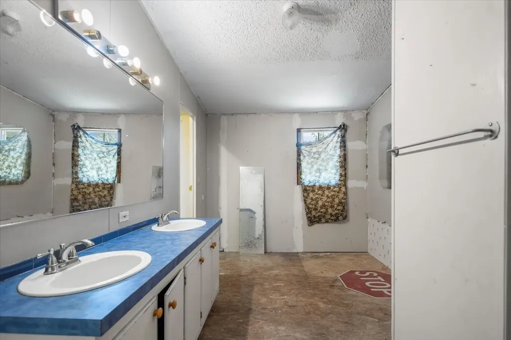 5942 Fm 3080 Mabank TX 75147