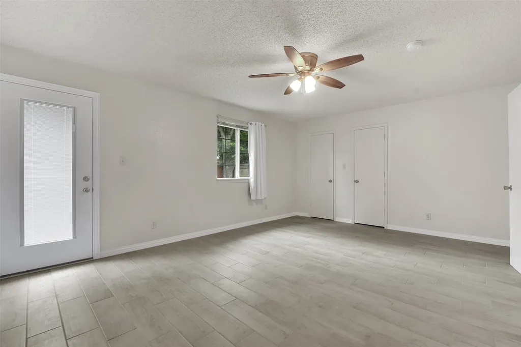 411 S Las Vegas Trail White Settlement TX 76108