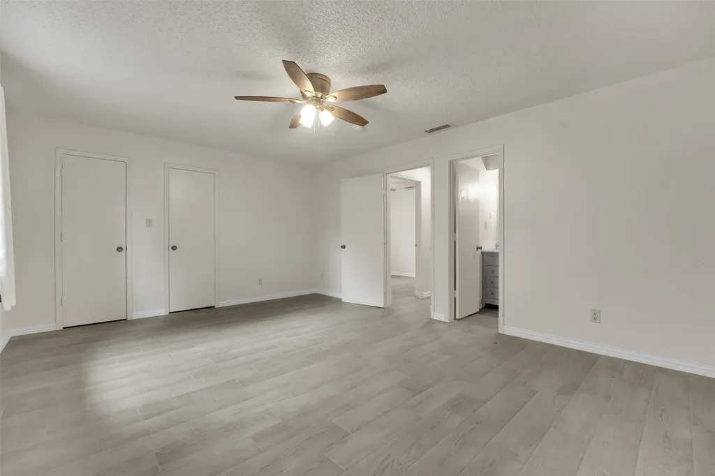 411 S Las Vegas Trail White Settlement TX 76108