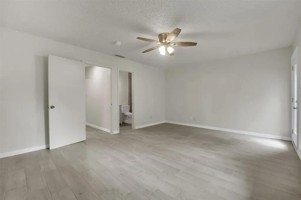 411 S Las Vegas Trail White Settlement TX 76108
