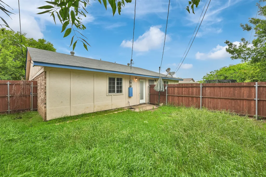 411 S Las Vegas Trail White Settlement TX 76108