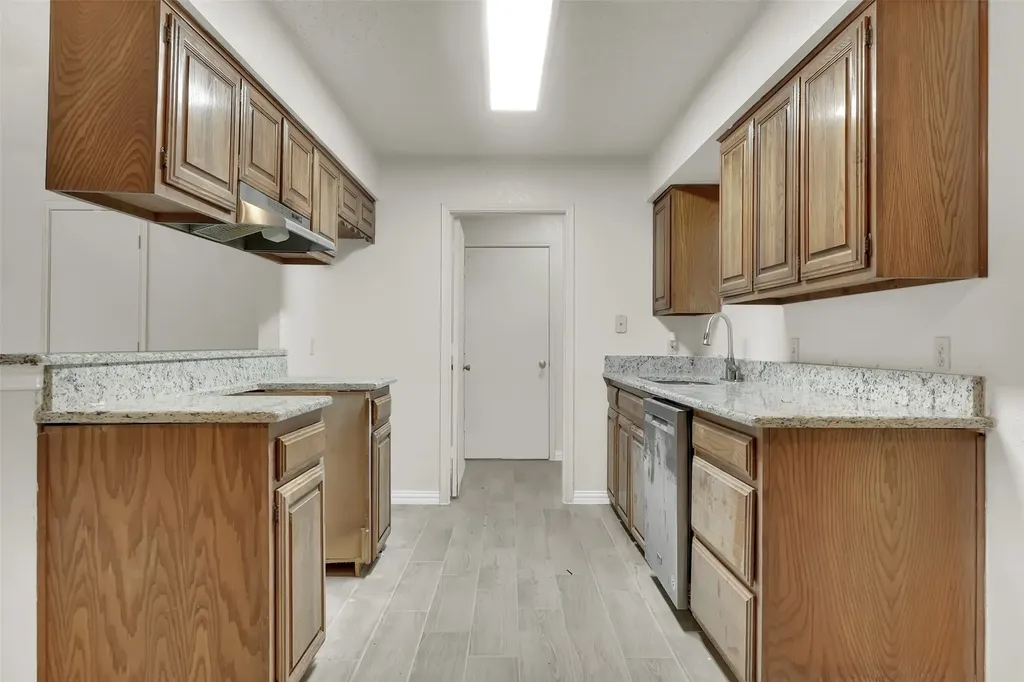 411 S Las Vegas Trail White Settlement TX 76108