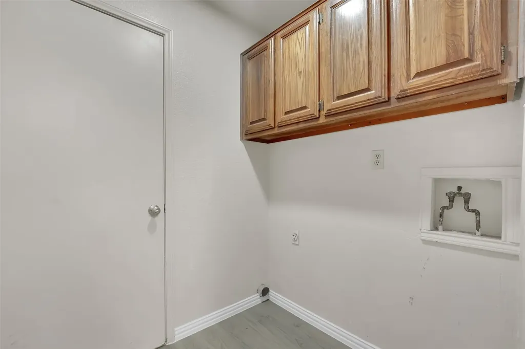 411 S Las Vegas Trail White Settlement TX 76108