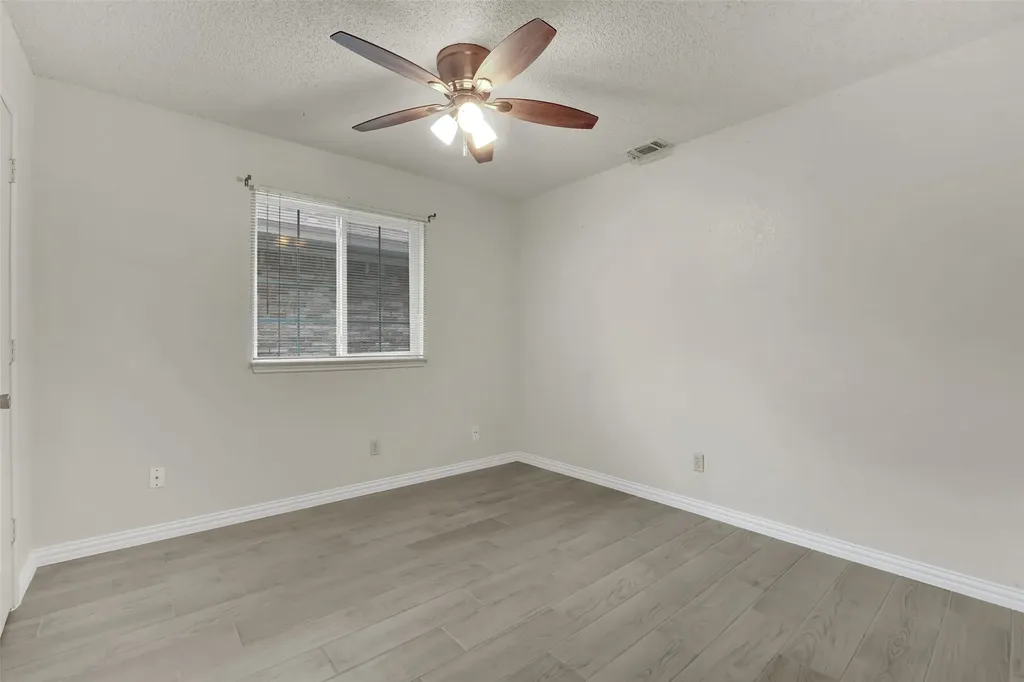 411 S Las Vegas Trail White Settlement TX 76108