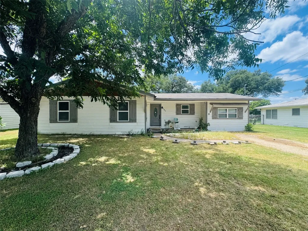 105 S Lakeview Drive Lacy Lakeview TX 76705