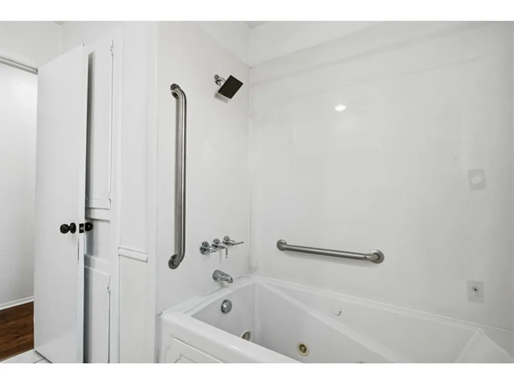 2108 Guinevere Street Arlington TX 76014