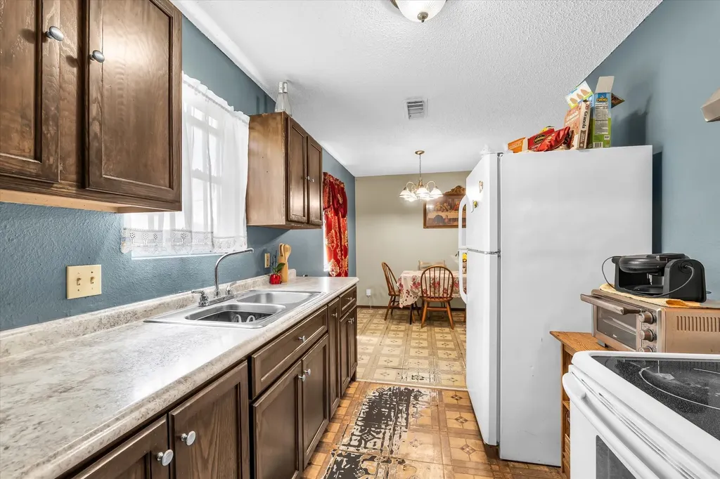 403 Dallas Waco TX 76704