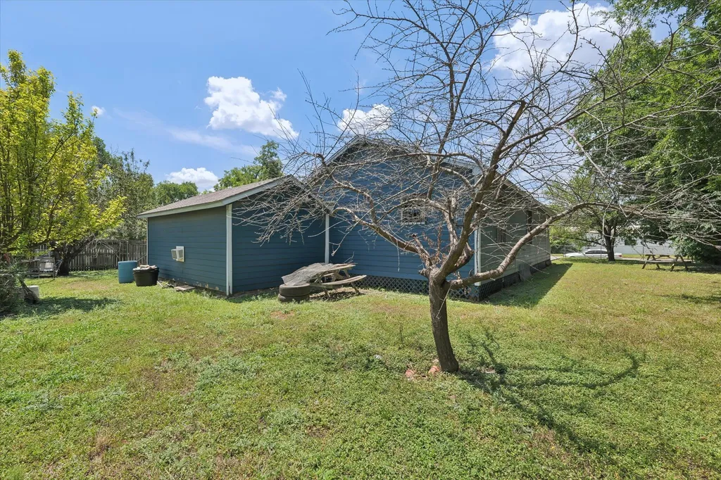 403 Dallas Waco TX 76704