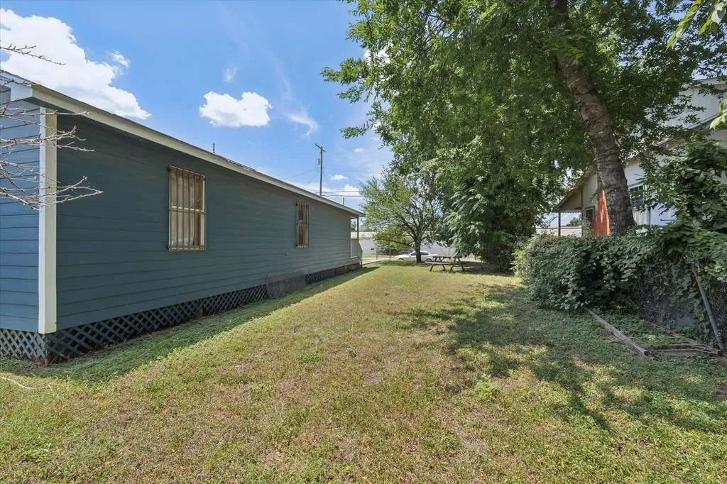 403 Dallas Waco TX 76704