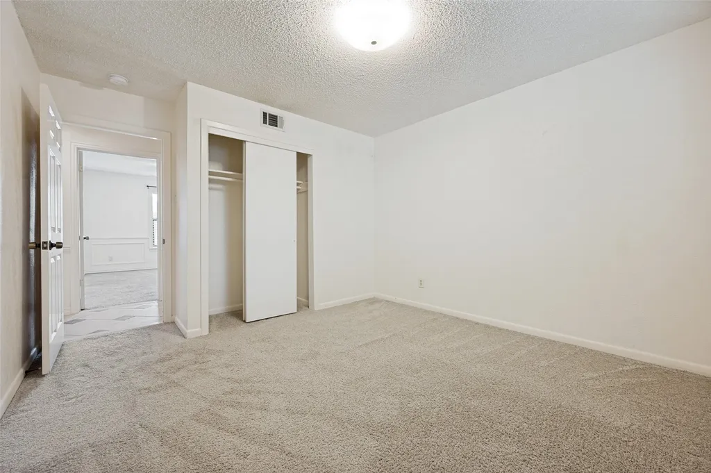 221 Linda Lane Irving TX 75062