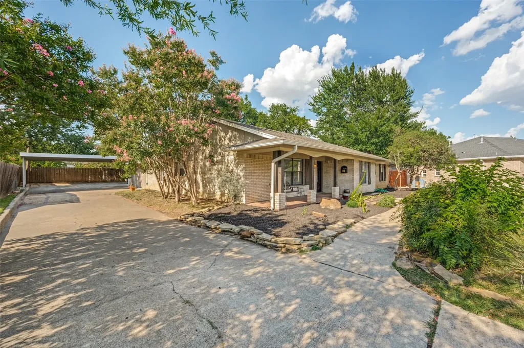 221 Linda Lane Irving TX 75062