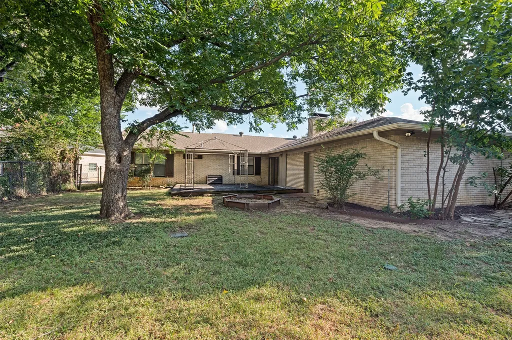 221 Linda Lane Irving TX 75062