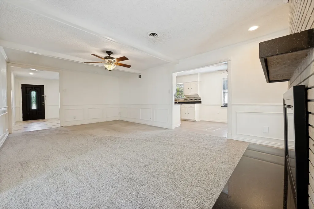 221 Linda Lane Irving TX 75062