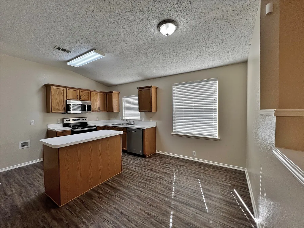 1901 Berkeley Drive Glenn Heights TX 75154
