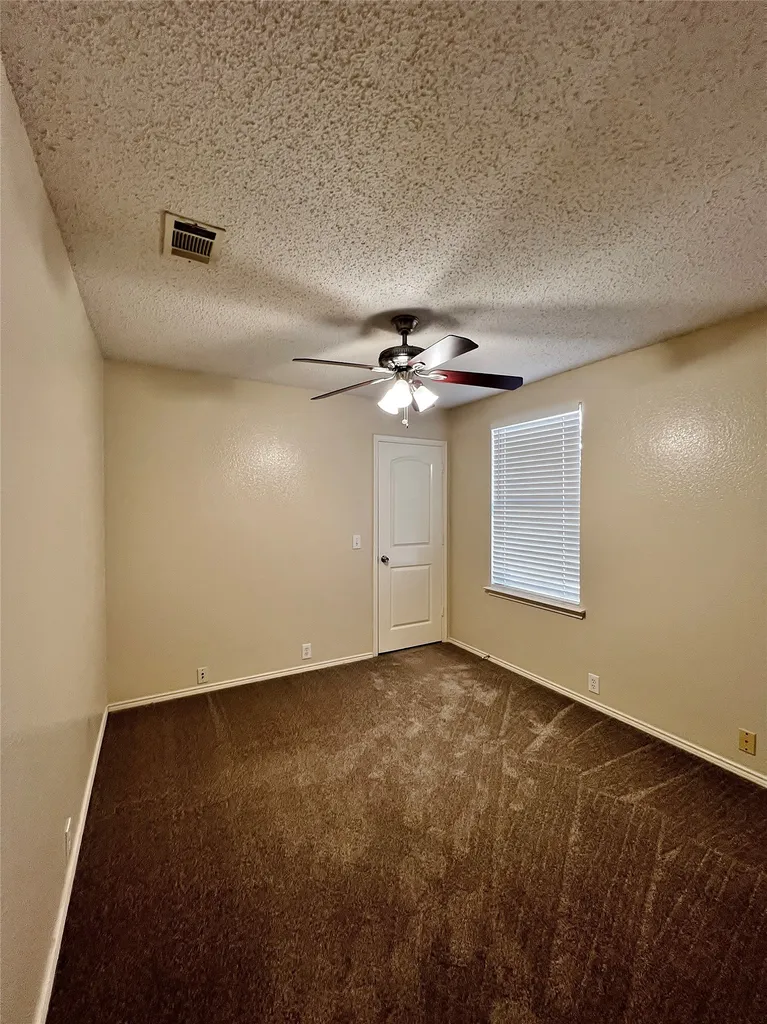 1901 Berkeley Drive Glenn Heights TX 75154