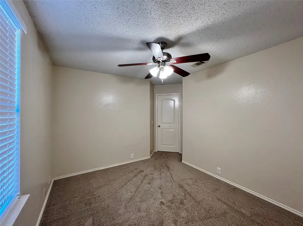 1901 Berkeley Drive Glenn Heights TX 75154